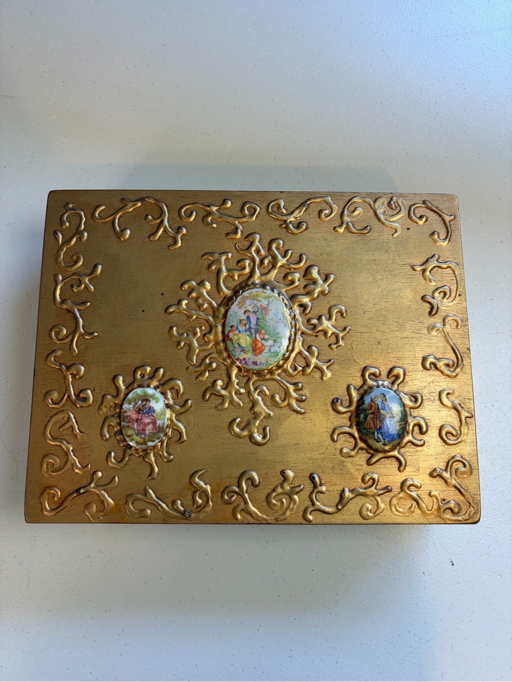 Vintage 1970s Gold Wood Jewelry Trinket Box Romantic Rococo Victorian Style mcm - Picture 2 of 12